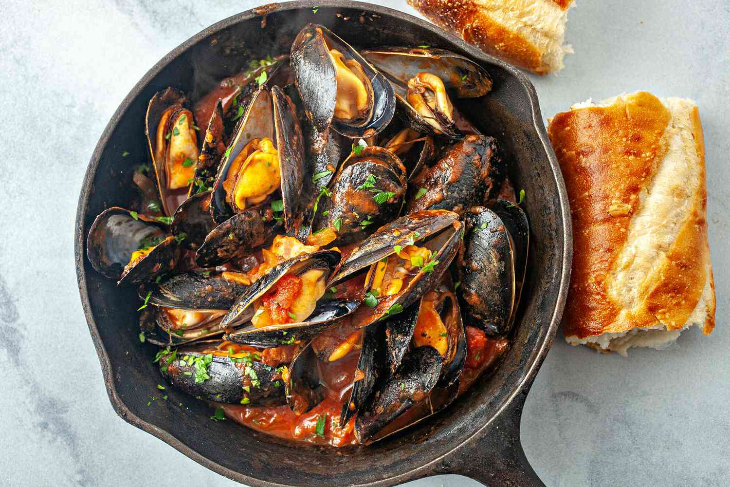 Mussels in a rich tomato sauce