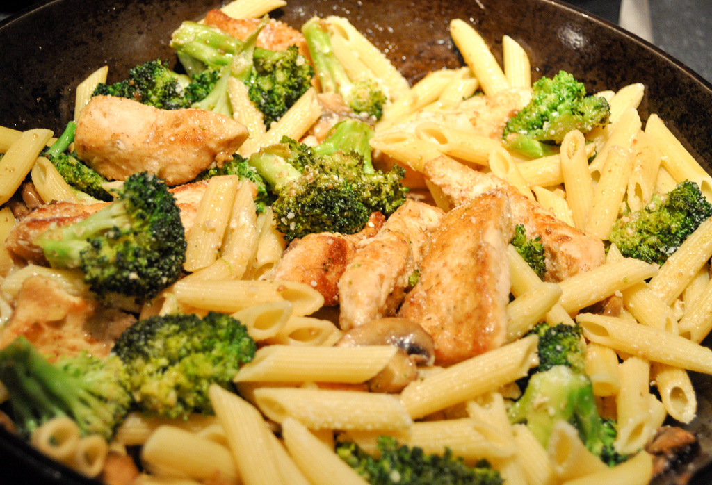 Baked ziti with broccoli